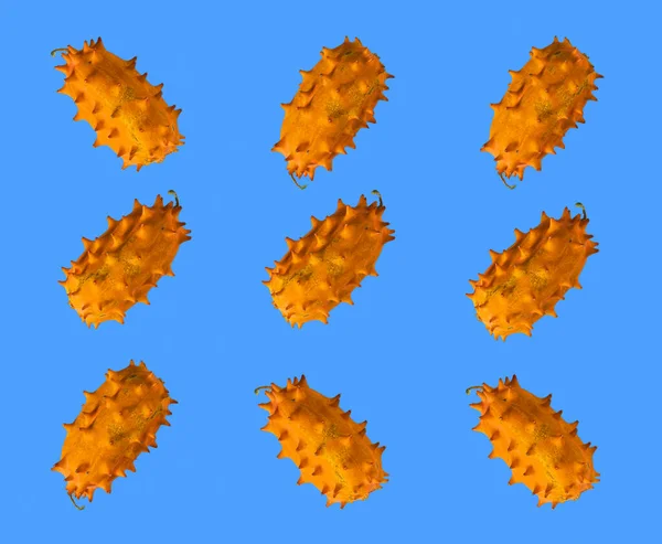 Kiwanofrukter Som Vitaminbomber Minimal Horisontell Platt Låg Komposition Pastellblå Badkgrond — Stockfoto