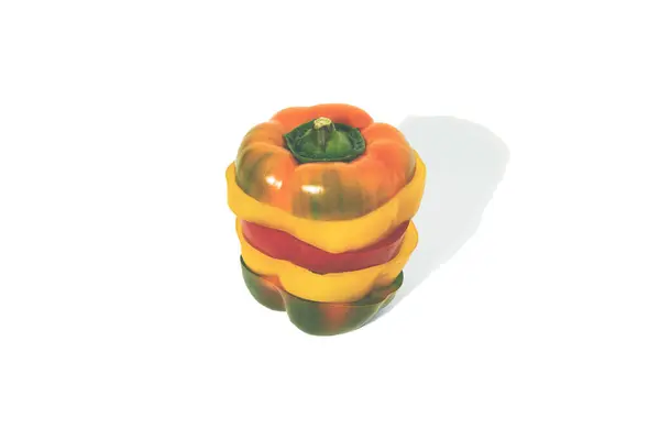 Paprika Rosse Verdi Gialle Affettate Come Hamburger Verdure Composizione Orizzontale — Foto Stock