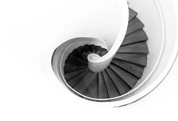 Escalera Circular Con Fondo Blanco Fotografía Monocromática —  Fotos de Stock