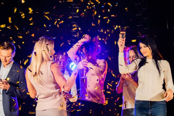 People Dance Party Nightclub Drink Champagne Falling Confetti — Stock Photo, Image