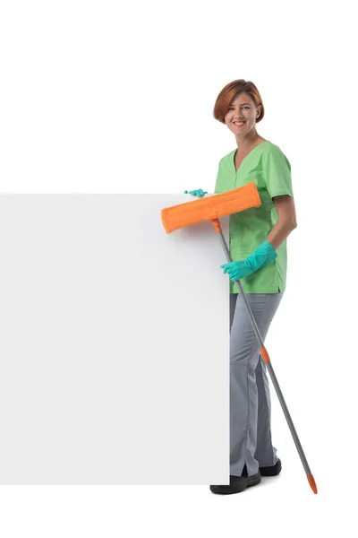 Mujer Más Limpia Con Fregona Pancarta Blanco Aislada Sobre Fondo — Foto de Stock