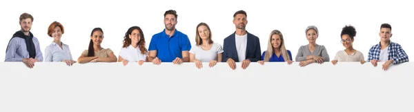 Grande Gruppo Persone Diverse Che Tengono Insieme Segno Vuoto Con — Foto Stock