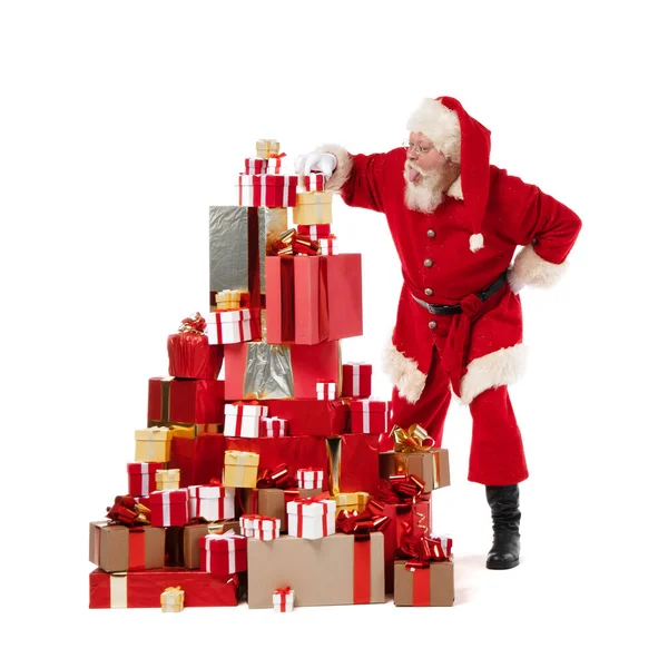 Kerstman Zetten Hoop Geschenken Geïsoleerd Witte Achtergrond — Stockfoto