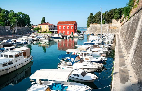 Port Fosa w mieście Zadar, Chorwacja — Zdjęcie stockowe