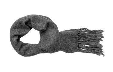 Beyaz arka planda ılık kış eşarbı.