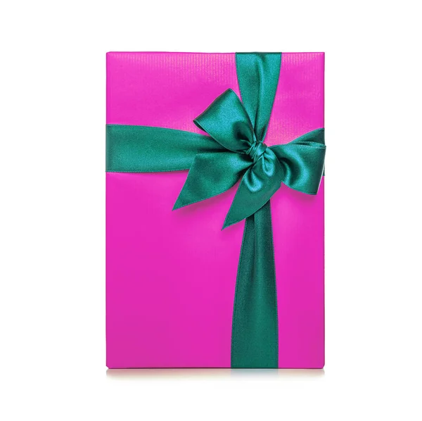 Яскраво-рожева подарункова коробка з зеленою стрічкою . — стокове фото