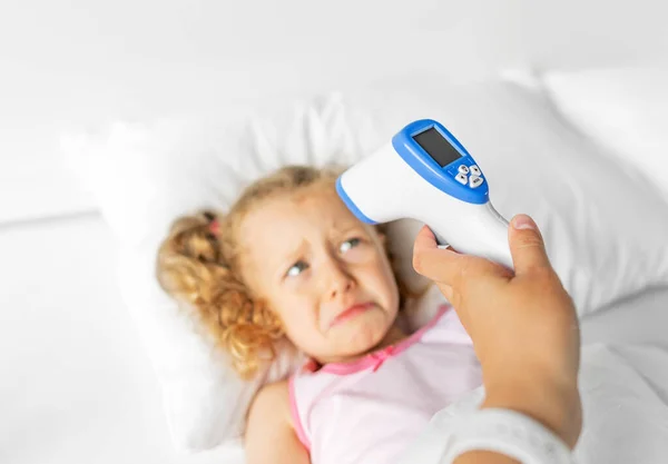 Remote Thermometer Measuring Body Temperature Sick Child — Stok fotoğraf