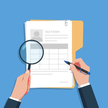 Erkek elleri vergi formu konseptini dolduruyor ve kontrol ediyor, vergi belgeleri illüstrasyonu