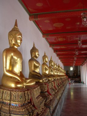 Sabır ve hassasiyetle taşa kazınmış güzellik.