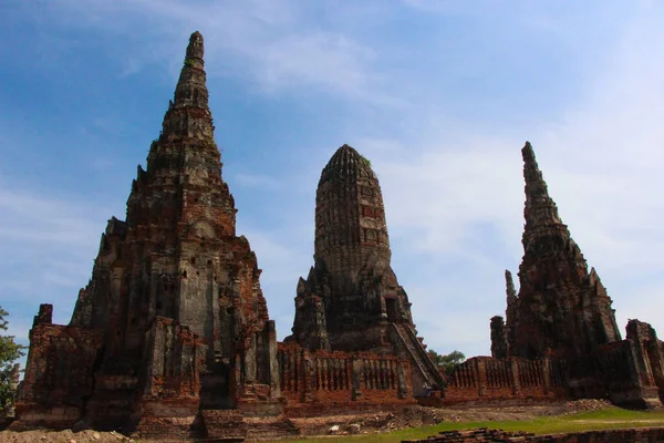 Relaxing Sun Temple Spires Ayutthaya Thailand — Stock Photo, Image