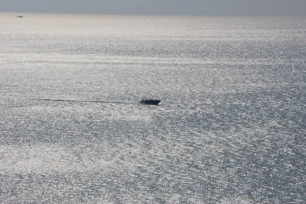 Лодки Плывущие Берегов Ланта Закате — стоковое фото