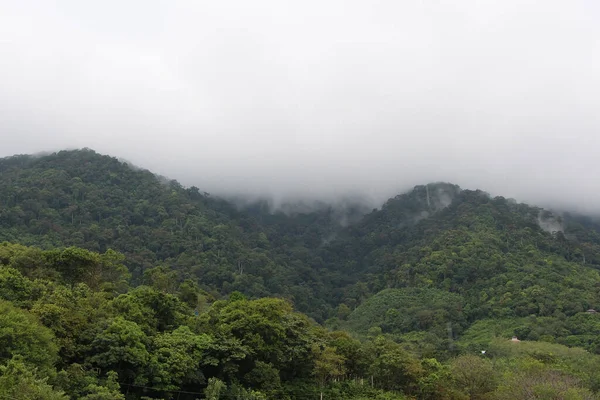 Nebel Wälzt Sich Die Hügel Von Koh Lanta Thailand Hinunter — Stockfoto