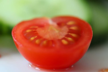 Lezzetli, yenmeyi bekleyen taze yiyecekler.