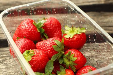 Lezzetli, yenmeyi bekleyen taze yiyecekler.