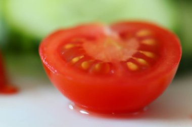 Lezzetli, yenmeyi bekleyen taze yiyecekler.