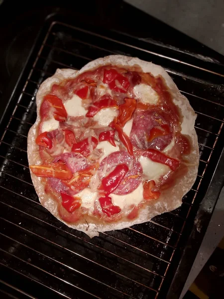 Delizioso Cibo Cucinato Casa Seduto Sul Piano Lavoro — Foto Stock