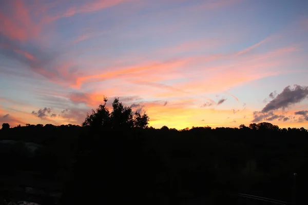 Ηλιοβασίλεμα Στον Ουρανό Του Χερτφορντσάιρ Στη Νότια Αγγλία — Φωτογραφία Αρχείου