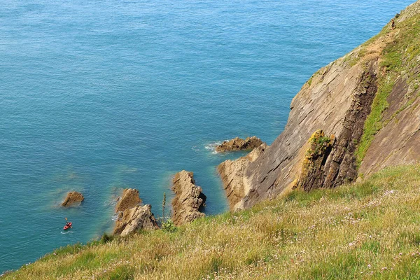 Ondas Batendo Contra Costa Norte Devon — Fotografia de Stock