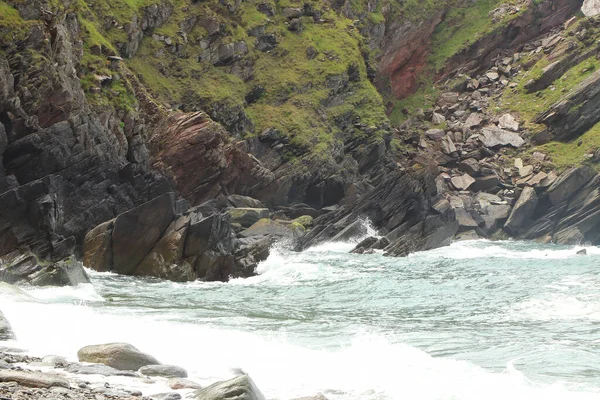 Olas Que Estrellan Contra Costa Norte Devon —  Fotos de Stock