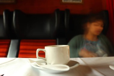 Salgının yazında yiyecek ve içecekleri tazelemek.