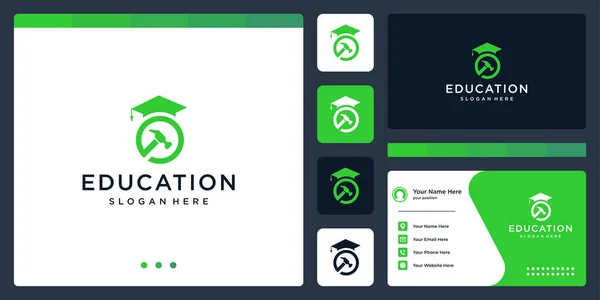 College Laureato Campus Educazione Logo Design Logo Del Martello Biglietto — Vettoriale Stock