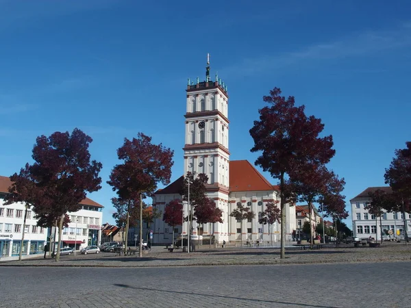 德国梅克伦堡 西波美拉尼亚Neustrelitz市场广场和城镇教堂 — 图库照片