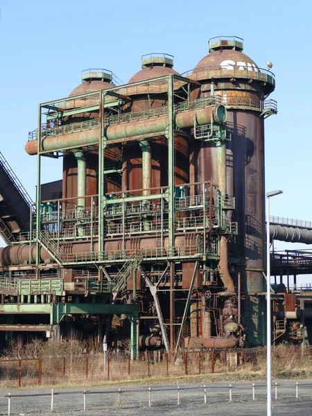 피닉스 발전소에 용광로의 폐허는 노르트라인베스트팔렌 도르트문트에 루트의 일부이다 — 스톡 사진