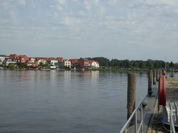 Malchow Mecklenburg Batı Pomerania Almanya Nakliye Iskelesi Evler — Stok fotoğraf