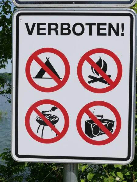 Prohibition Sign Banks Moehne Lake North Rhine Westphalia Germany — Φωτογραφία Αρχείου