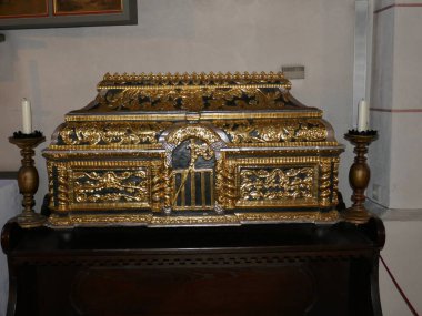 Origny 'nin Benedicta tapınağı St. Laurentius, Arnsberg, Kuzey Ren-Vestfalya, Almanya' da bulunan bir kilisedir.