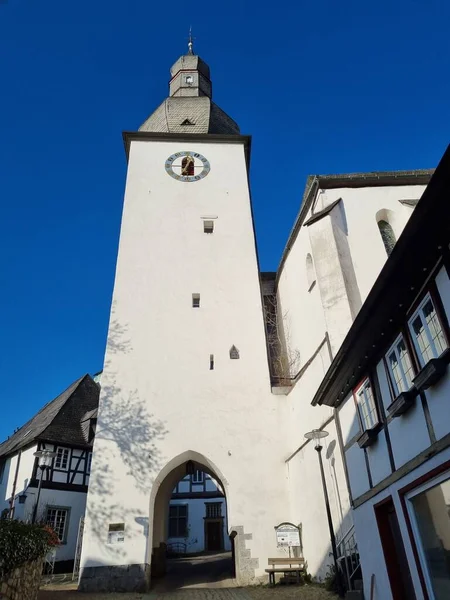 德国北莱茵 威斯特法伦州索尔兰Arnsberg老城的钟楼 — 图库照片