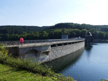 Listertalsperre Barajı (Lister Gölü) Sauerland, Kuzey Ren-Vestfalya, Almanya