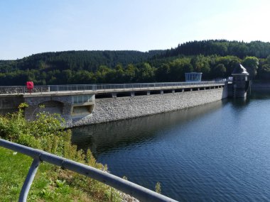 Listertalsperre Barajı (Lister Gölü) Sauerland, Kuzey Ren-Vestfalya, Almanya