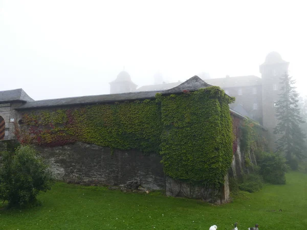 Mystical Schnellenberg Castle Біля Аттендорна Північний Рейн Вестфалія Німеччина Тумані — стокове фото
