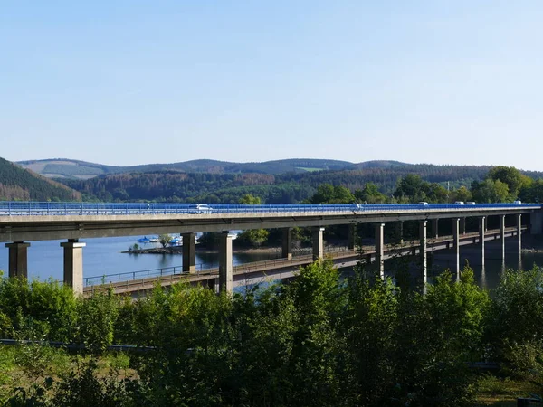Pont Ferroviaire Routier Combiné Sur Biggetalsperre Près Sondern Sauerland Rhénanie — Photo