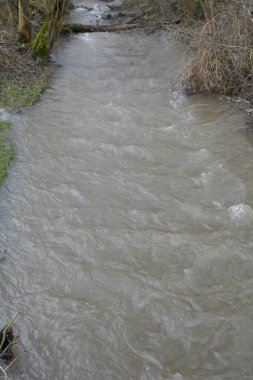 Şubat 2022 'de kuzey ve orta Almanya' da meydana gelen sağanak yağış ayrıca Sauerland 'da Hespe gibi küçük nehirlerin kabarmasına neden oldu.