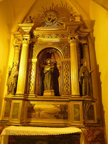 스페인 발레아레스 시누에 에스트라 레스의 파리시 교회에 — 스톡 사진