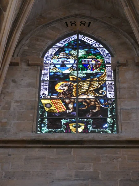 Γυάλινο Παράθυρο Φτερωτό Λιοντάρι Στην Ενοριακή Εκκλησία Της Nuestra Senyora — Φωτογραφία Αρχείου
