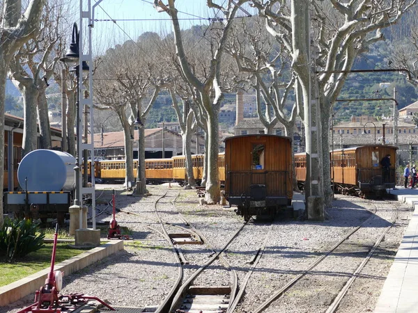 Dos Trenes Vías Vía Estrecha Del Histórico Tren Sóller Mallorca —  Fotos de Stock
