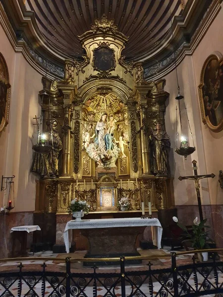 聖バルトメウ教区教会の祭壇にあるマリアとキリストの子 販売者 マヨルカ島 バレアレス諸島 スペイン — ストック写真