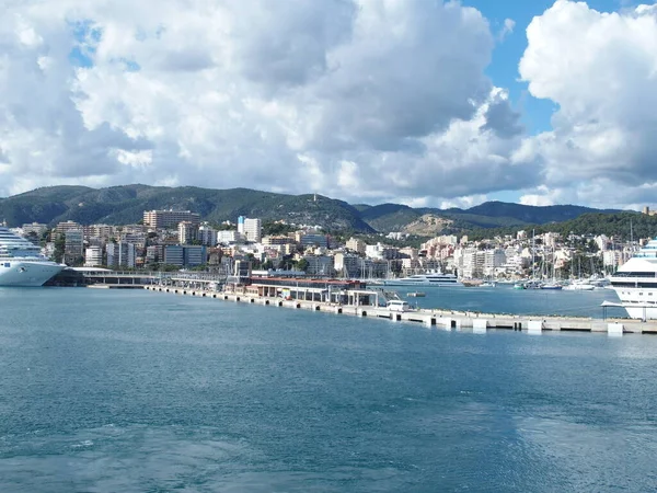 Pier Voor Een Cruiseschip Haven Van Palma Mallorca Balearen Spanje — Stockfoto