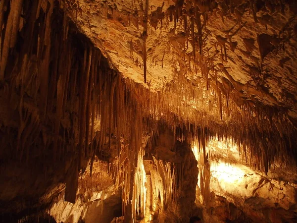 Híres Sárkány Barlangok Közelében Porto Cristo Mallorca Baleár Sziget Spanyolország — Stock Fotó