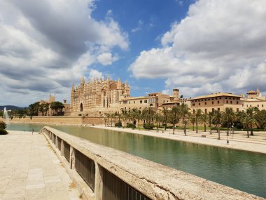 Arka planda La Seu Katedrali, Palma, Mallorca, Balearic Adaları, İspanya