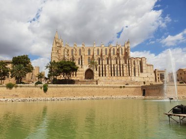 Parc de la Mar Gölü (Sea Park) ve La Seu Katedrali, Palma, Mallorca, Balearic Adaları, İspanya
