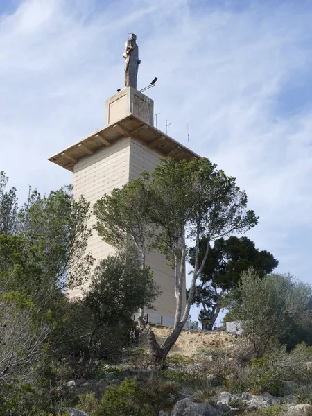位于西班牙巴利阿里群岛马略卡热诺瓦上空的米拉多尔 纳布尔盖萨的基督像 — 图库照片