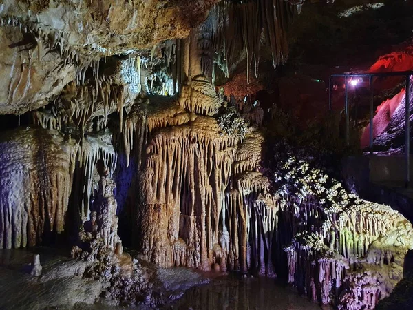 Gerona Mallorca Balearic Adaları Spanya Nın Renklerle Aydınlatılmış Sarkıt Mağarası — Stok fotoğraf