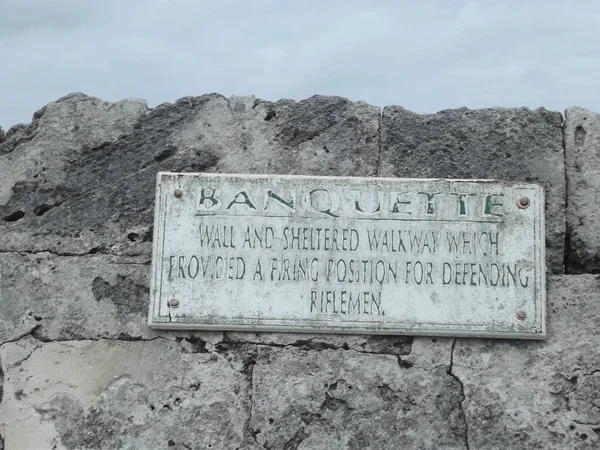 Scaur Hill Kalesi, Grand Bermuda, Bermuda 'da bir Banquette Açıklaması