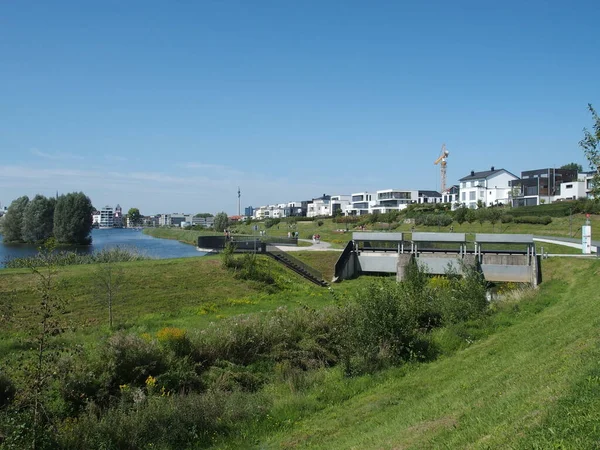 Sentiero Circolare Ponte Sull Emscher Phoenix Lake Nel Sobborgo Dortmund — Foto Stock