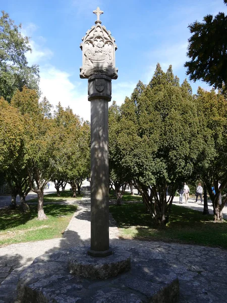Colonna Con Motivi Cristiani Nel Parco Del Santuario Lluc Maiorca — Foto Stock