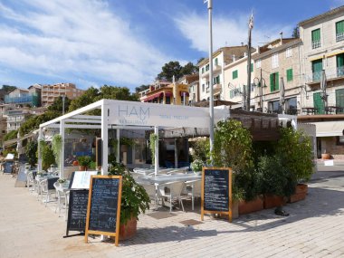 Port de Soller, Mallorca, Balear Adaları, İspanya Limanı 'ndaki restoranlar ve kafeler